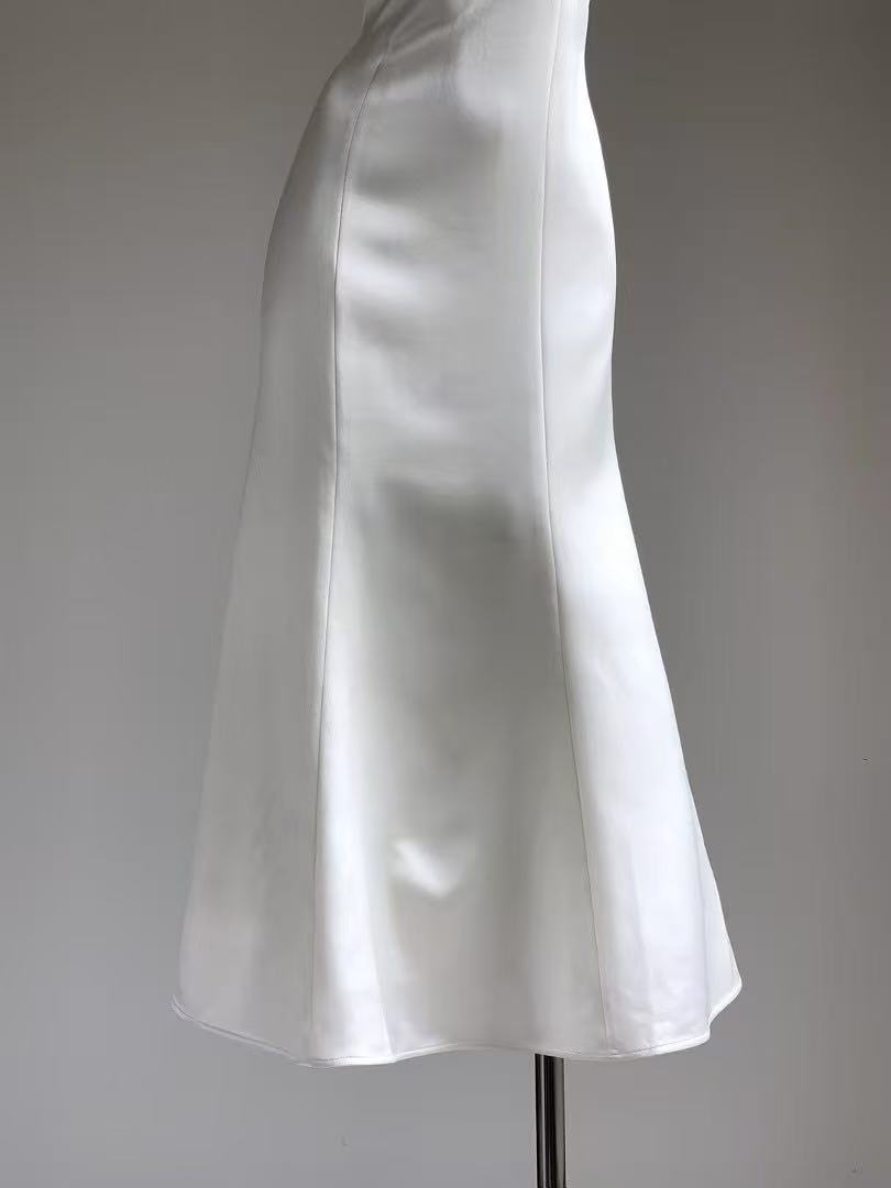 Plum Shadow Light Makeup - Satin Hand-Embroidered White Plum Blossom Modified Qipao